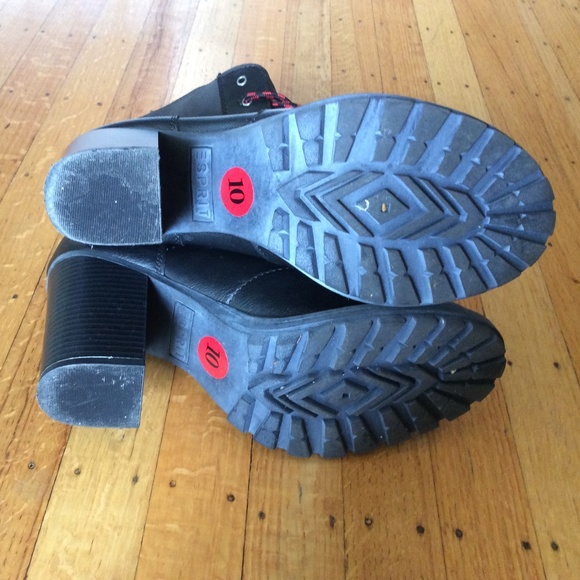 Esprit Heeled Boot - Picture 3 of 3